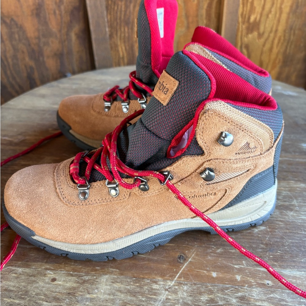 Columbia Women’s Newton Ridge Plus Waterproof Hiking Boot